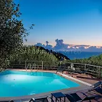 Casa Rosa Blu * Costa Paradiso